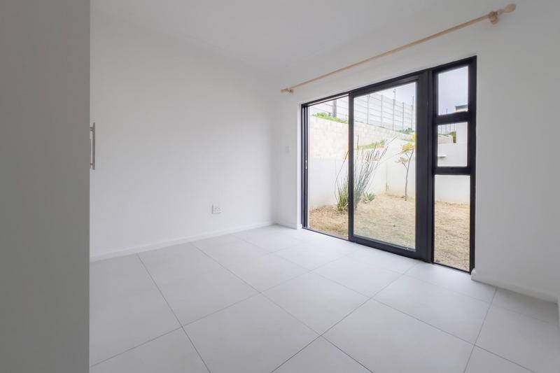To Let 2 Bedroom Property for Rent in Capri Western Cape
